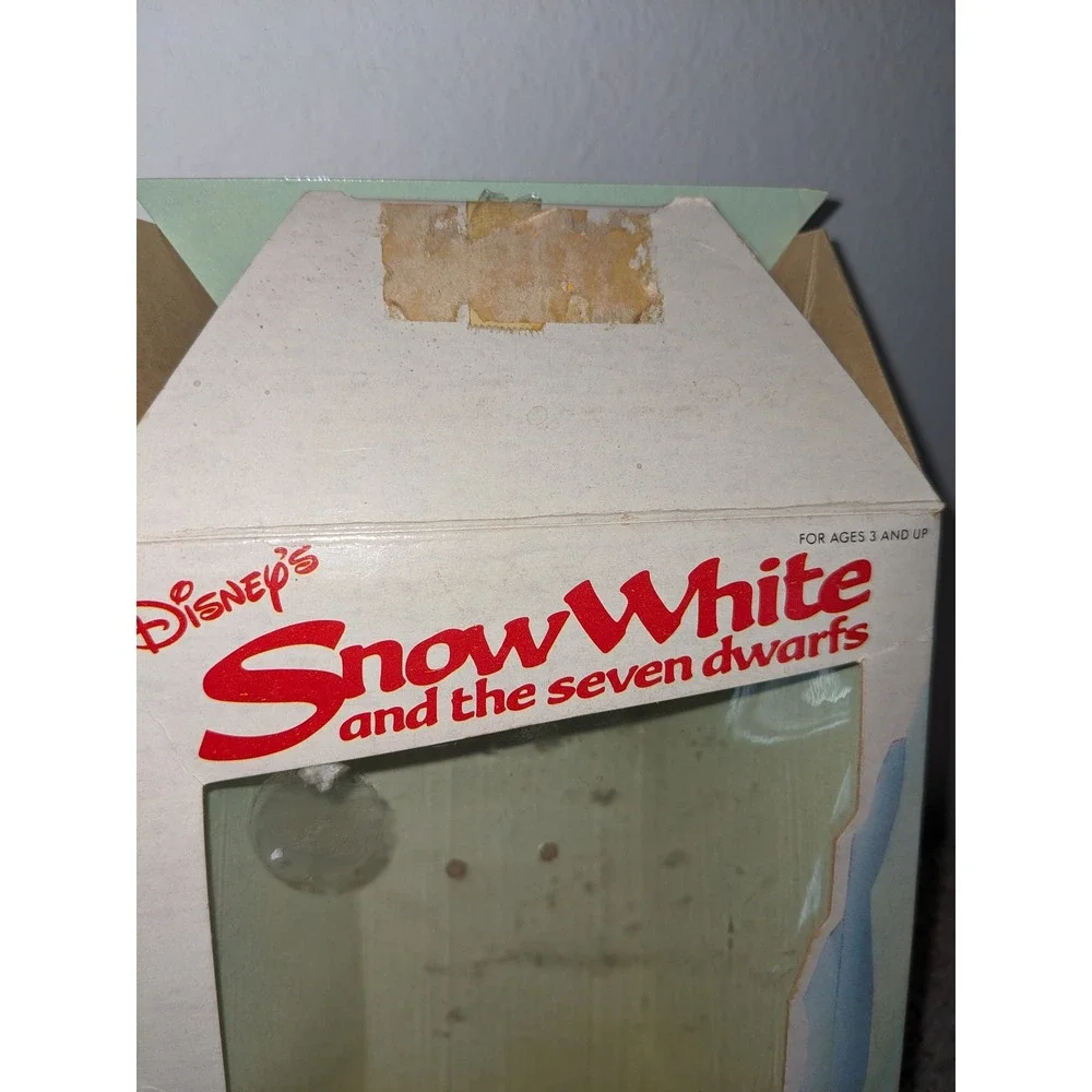Disney Snow White Sneezy Doll Vintage Collectible Figure Toy in Box‎